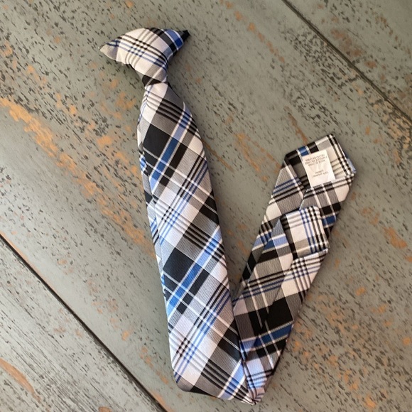 Boys Clip On Tie‎ - 17" - Black Blue White Plaid - Picture 1 of 6